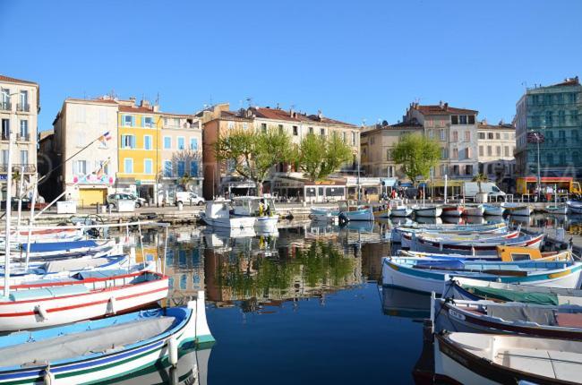 Blue Summer Vibes Mini Studio For Two, Ac, Parking, Beach At 50M, Spa Access -2 La Ciotat Eksteriør bilde